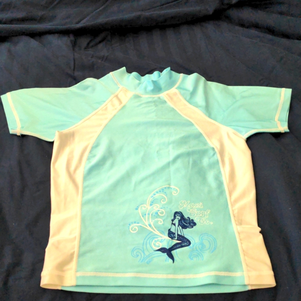Kids XL rash guard gently used